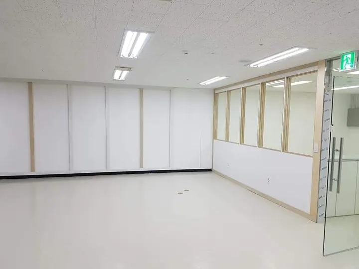 사무실 입주 시공 — 방음 공간 포함 완료 사진 10